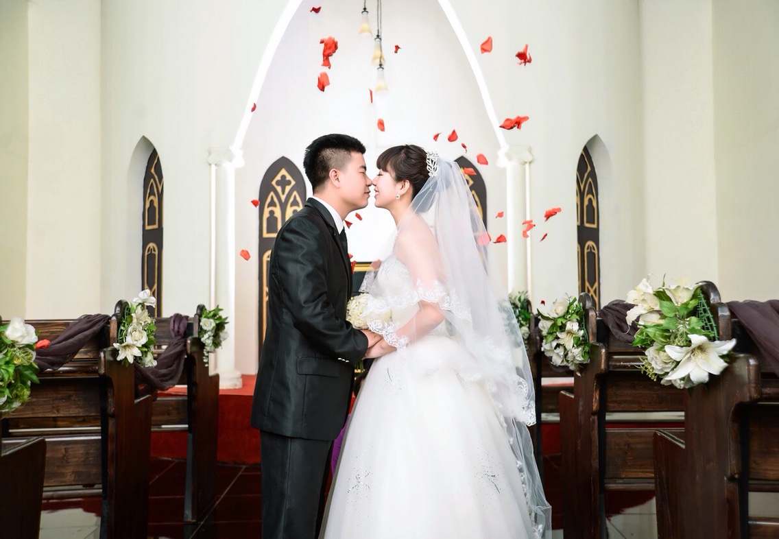 我也来晒晒我们的婚纱照~第一次发不好意思呢~
