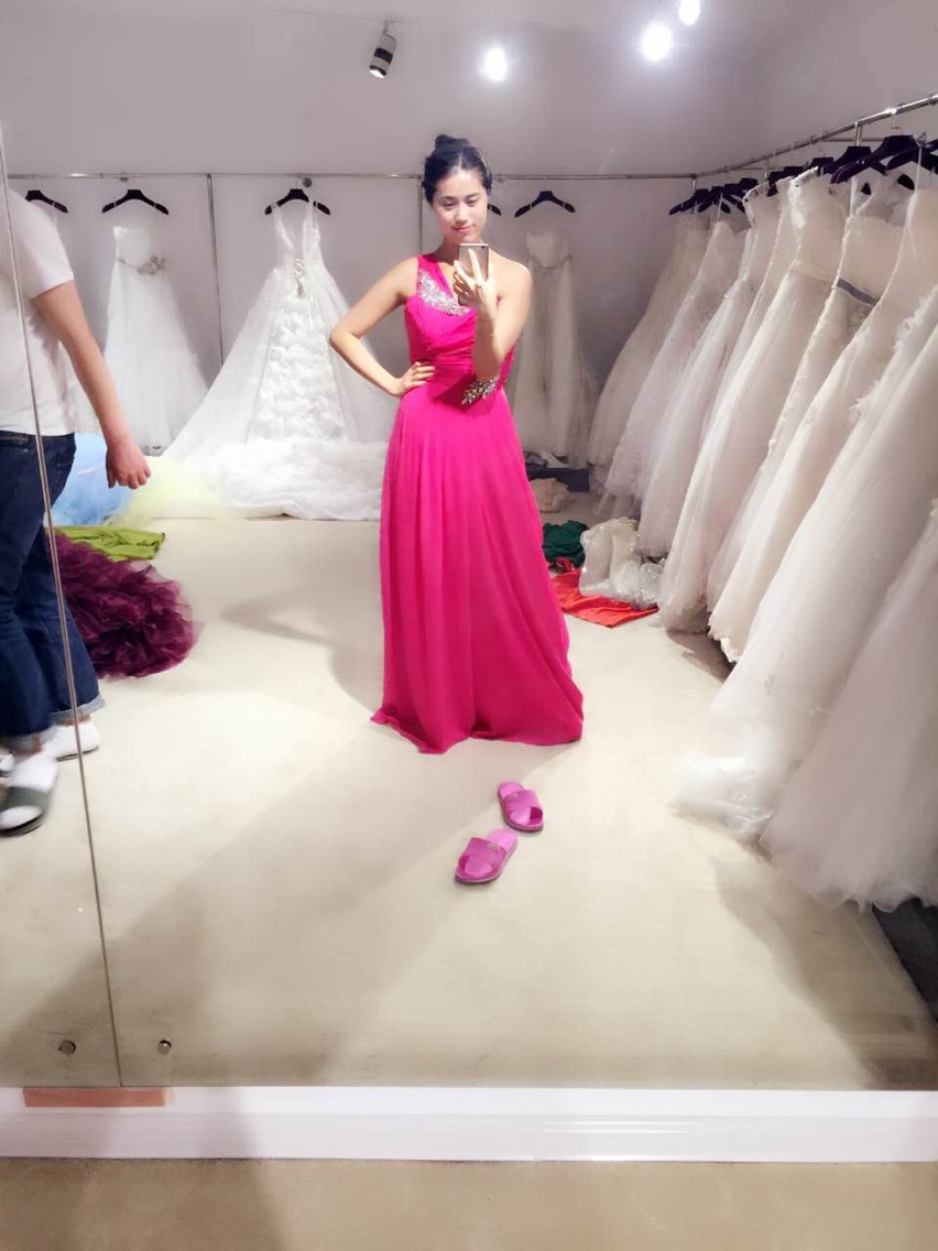 婚纱照试装 大家帮我看一下